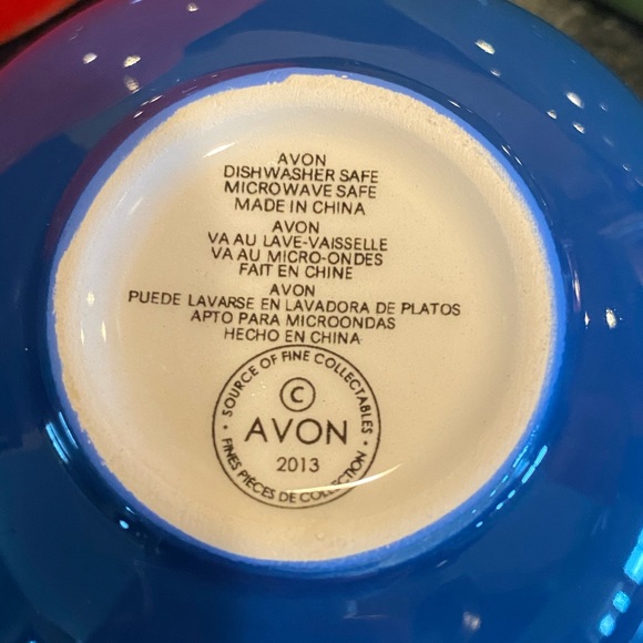 Avon Nutcracker Set of Three Bowls - Picture 9 of 9